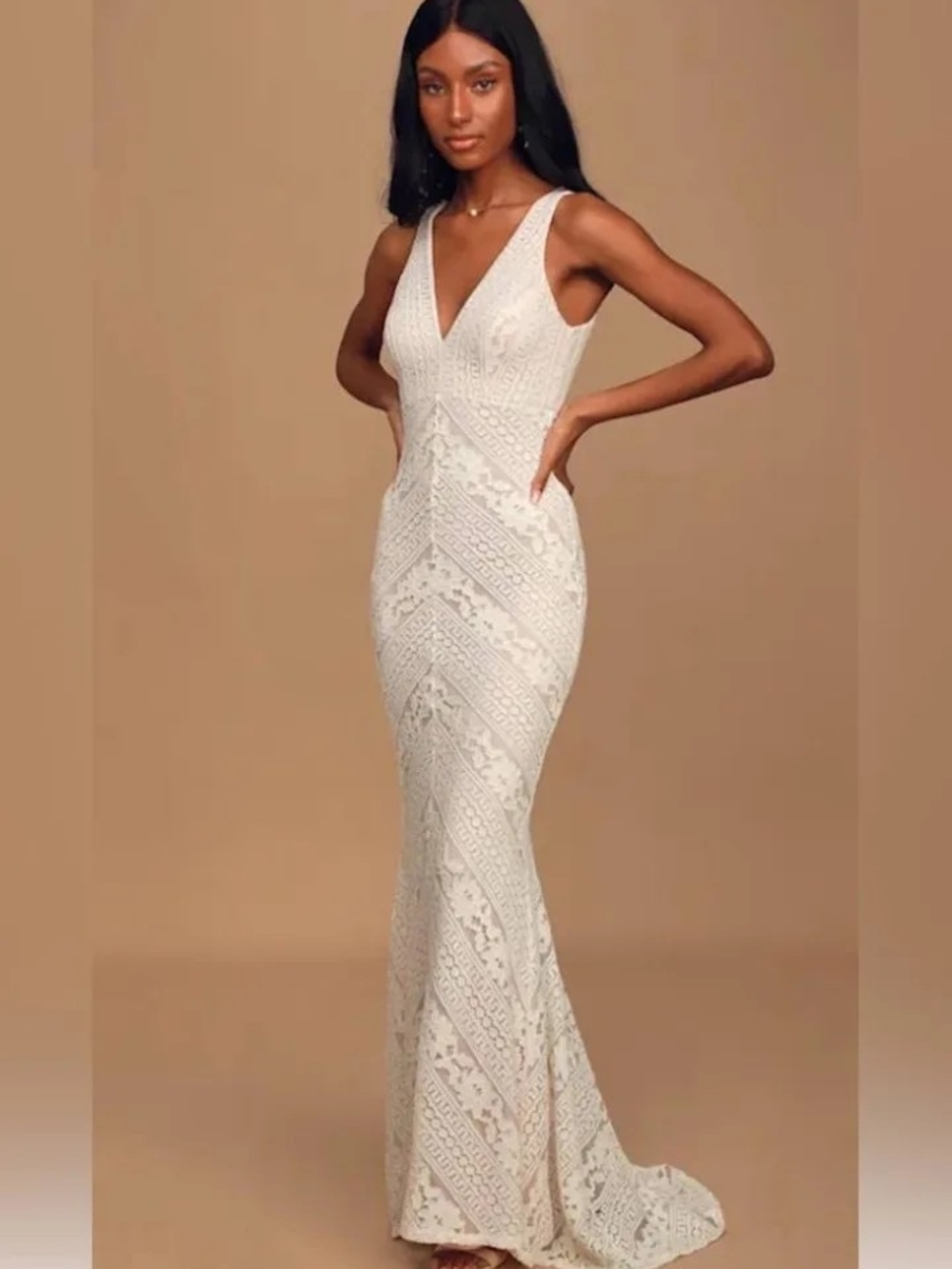 Lulu's Alianna Ivory Lace V-Neck Wedding Dress